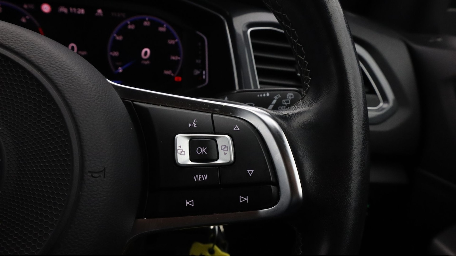 Used Volkswagen T-Roc 2021 for sale - 77968855: Photo 21