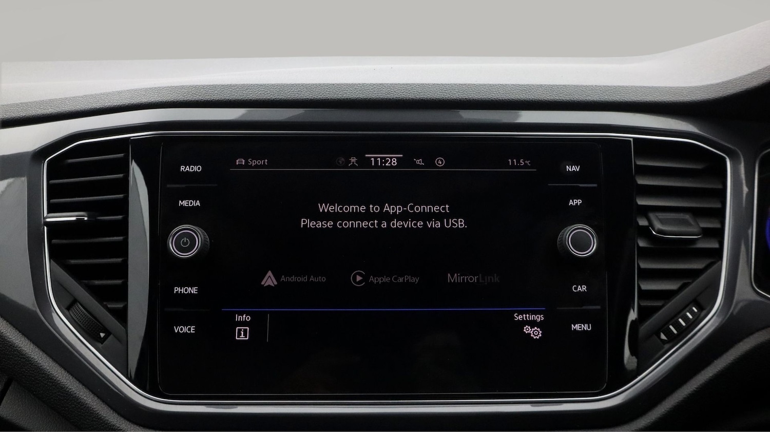 Used Volkswagen T-Roc 2021 for sale - 77968855: Photo 23