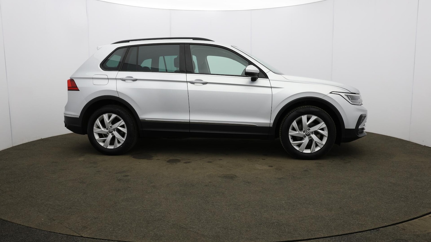 Used Volkswagen Tiguan 2021 for sale - 76174749: Photo 53