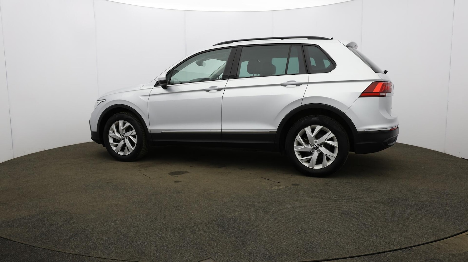 Used Volkswagen Tiguan 2021 for sale - 76174749: Photo 69