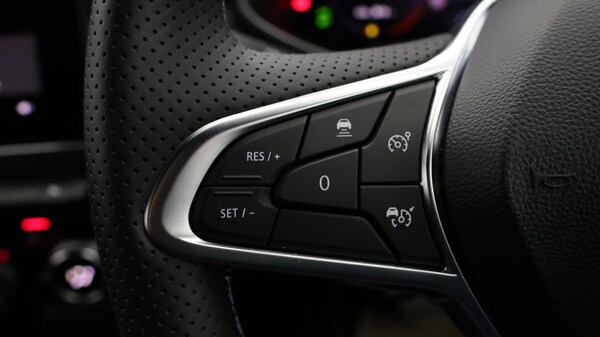Used Renault Clio 2023 for sale - 76042394: Photo 24