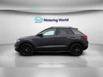Used Volkswagen T-Roc 2021 for sale - 79215817: Photo