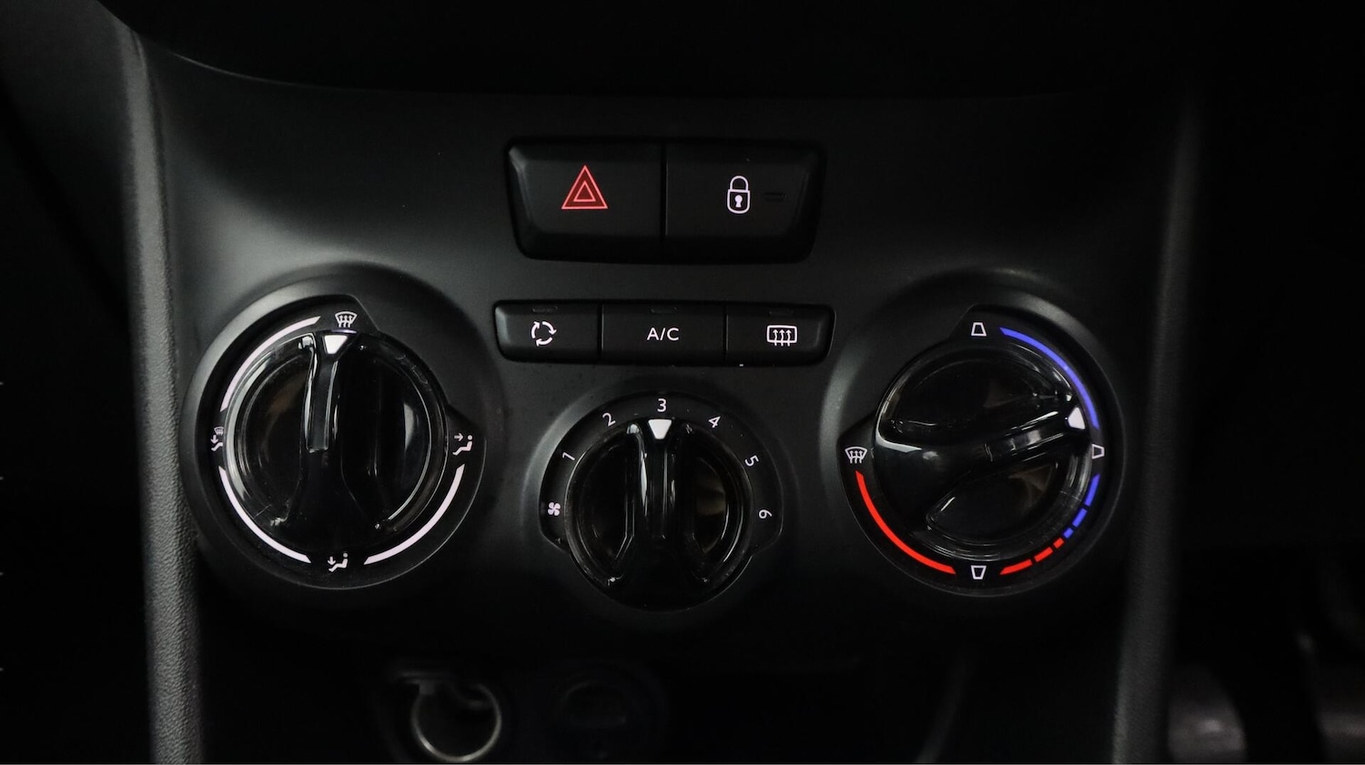 Used Peugeot 2008 2018 for sale - 76573069: Photo 13