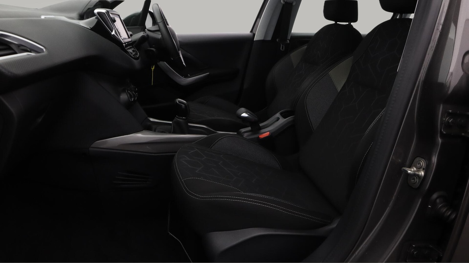 Used Peugeot 2008 2018 for sale - 76573069: Photo 15