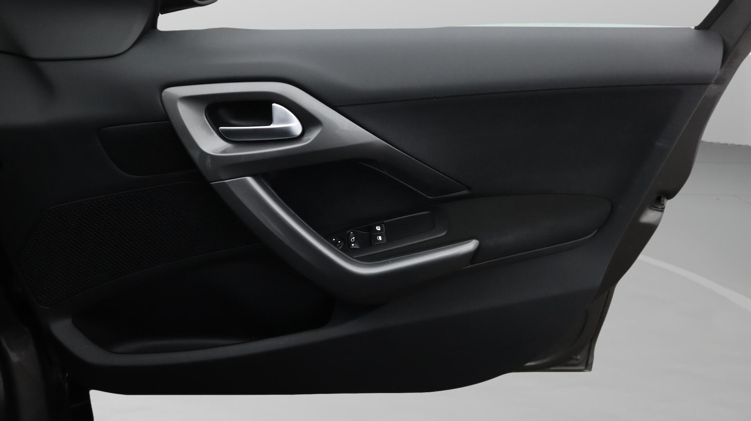 Used Peugeot 2008 2018 for sale - 76573069: Photo 16