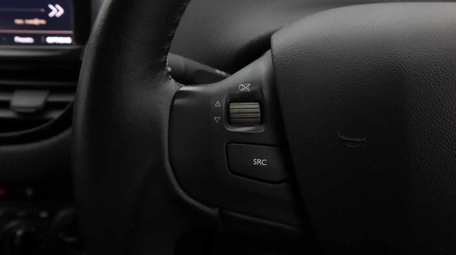 Used Peugeot 2008 2018 for sale - 76573069: Photo 23