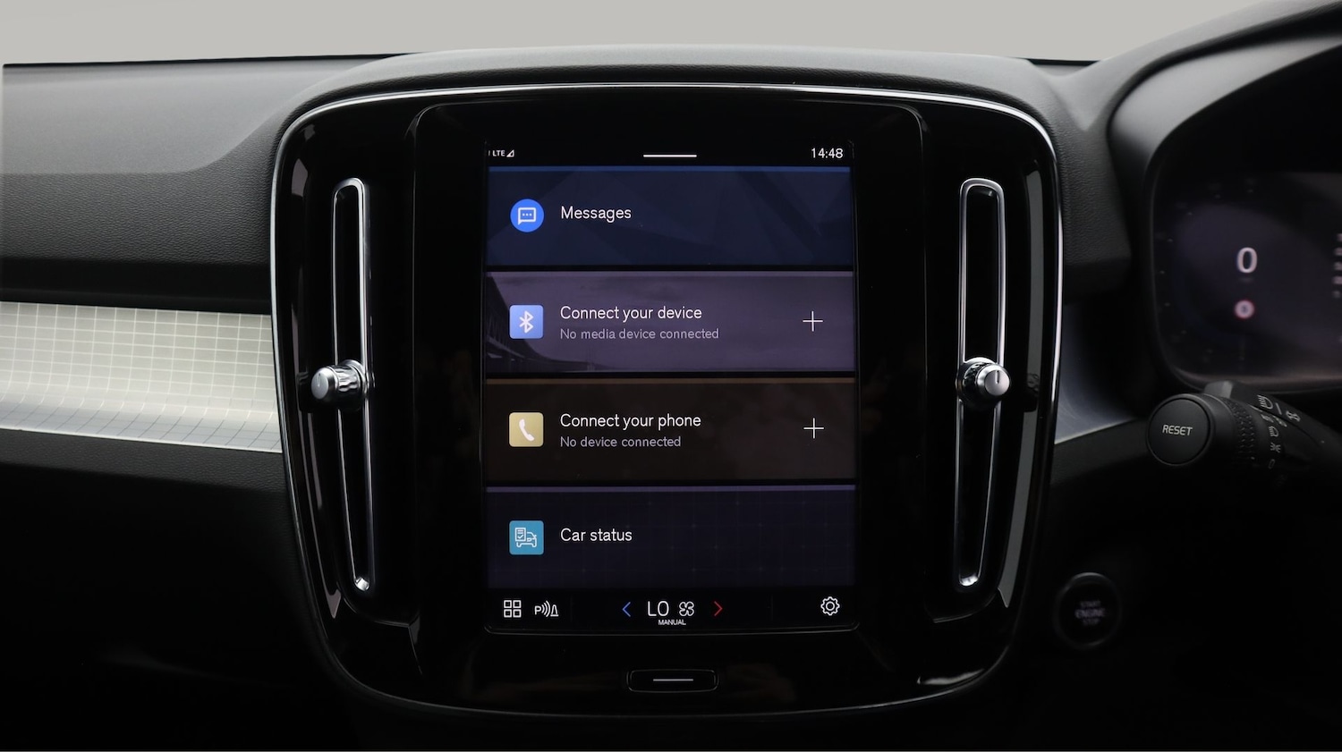 Used Volvo XC40 2022 for sale - 77915522: Photo 11