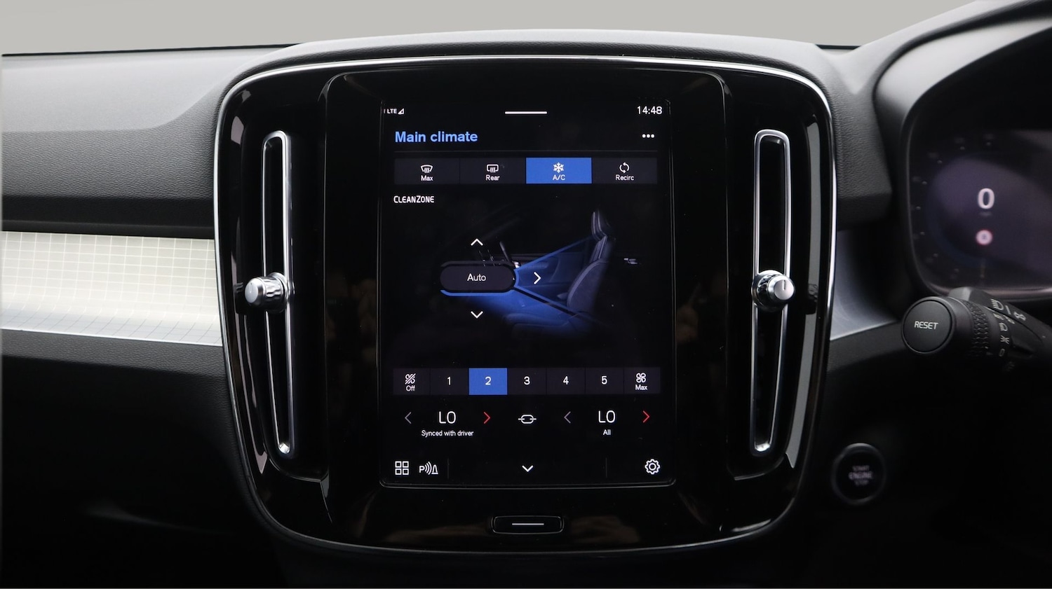 Used Volvo XC40 2022 for sale - 77915522: Photo 12