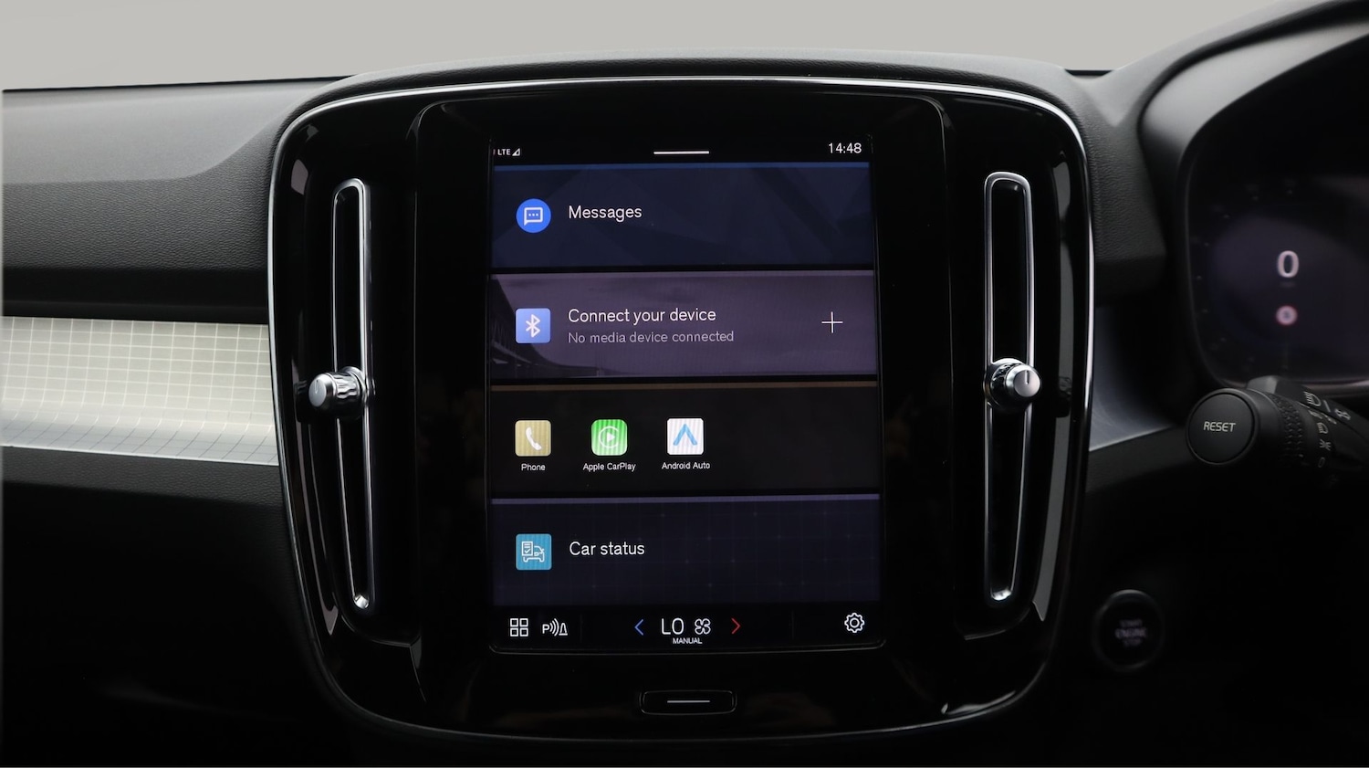 Used Volvo XC40 2022 for sale - 77915522: Photo 25