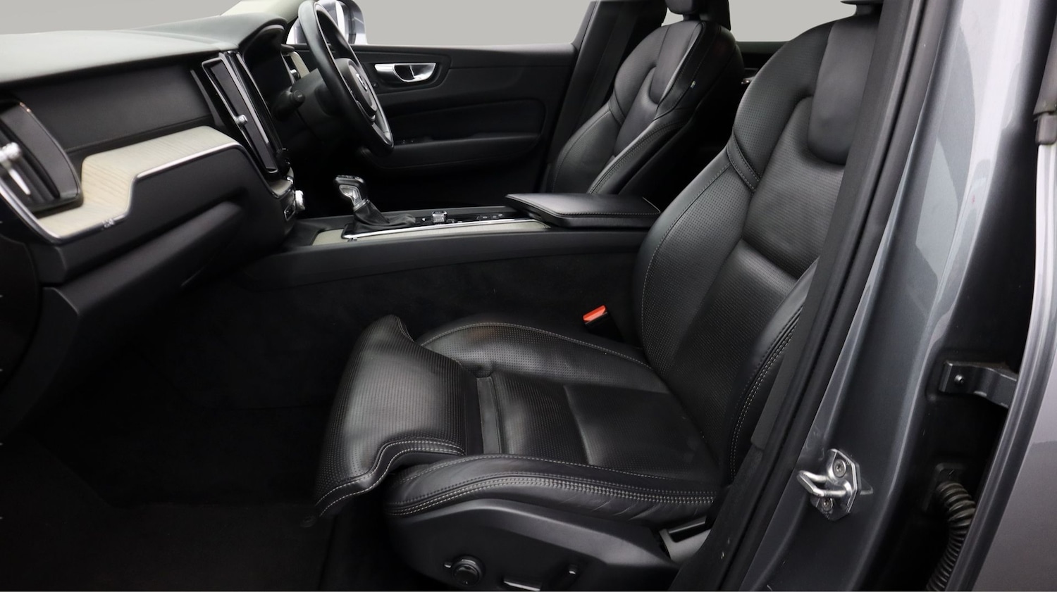 Used Volvo XC60 2019 for sale - 77214311: Photo 14