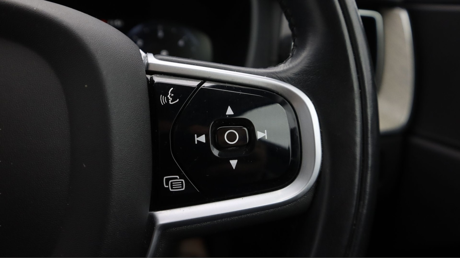 Used Volvo XC60 2019 for sale - 77214311: Photo 24