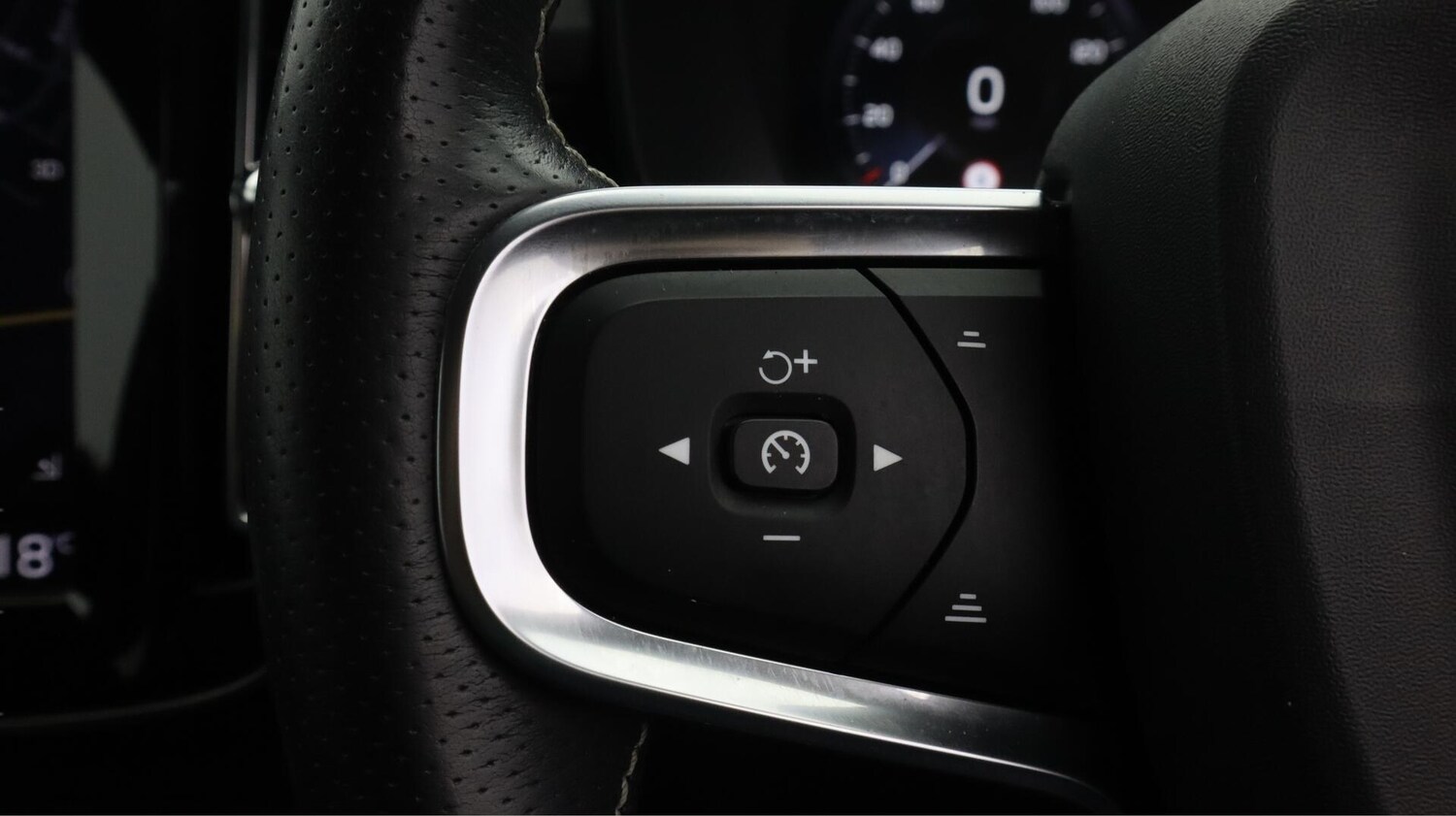 Used Volvo XC40 2019 for sale - 76772117: Photo 24