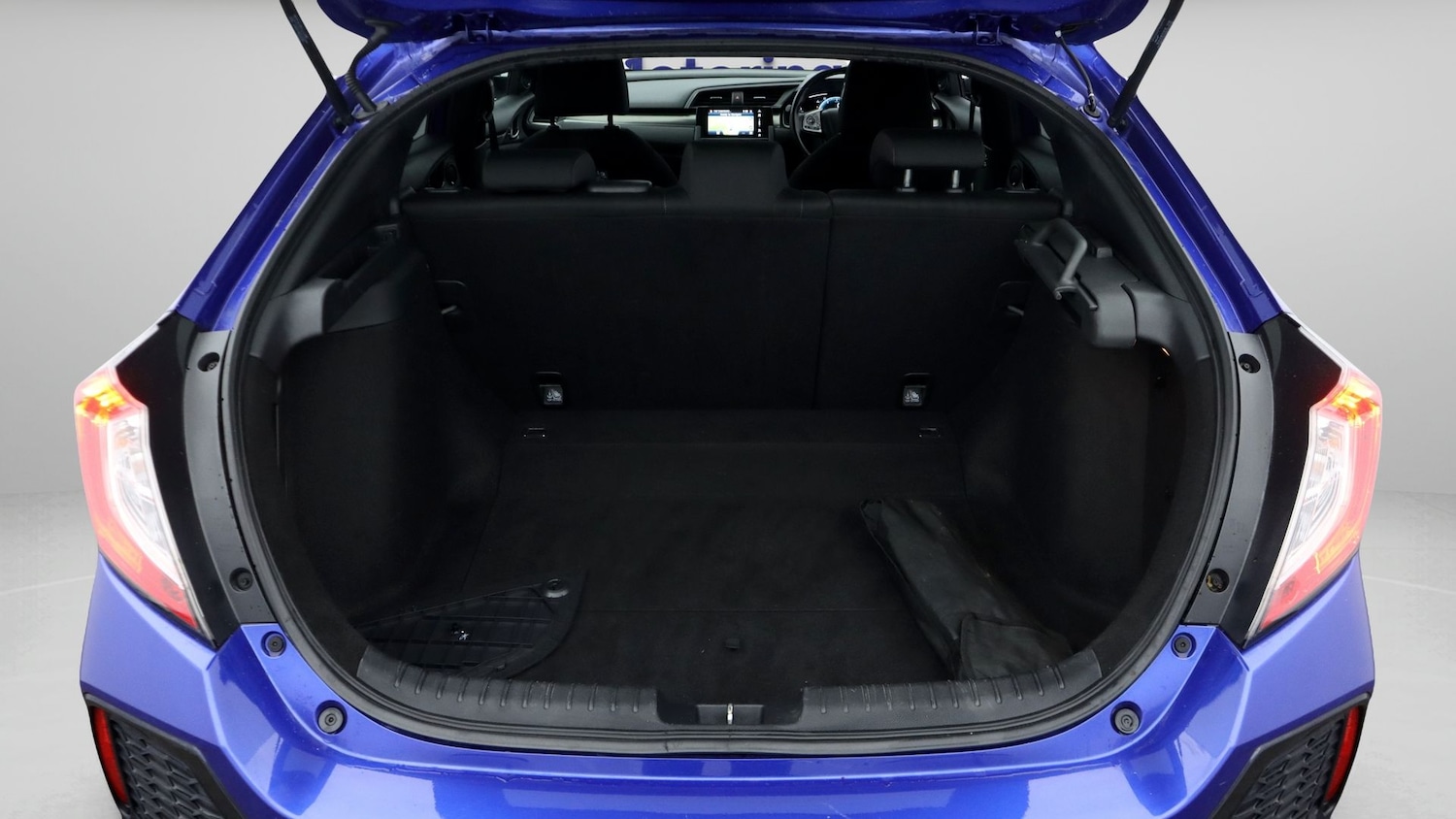 Used Honda Civic 2019 for sale - 77208632: Photo 17