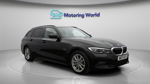 Used BMW 3 Series 2021 for sale - 76188770: Photo 2