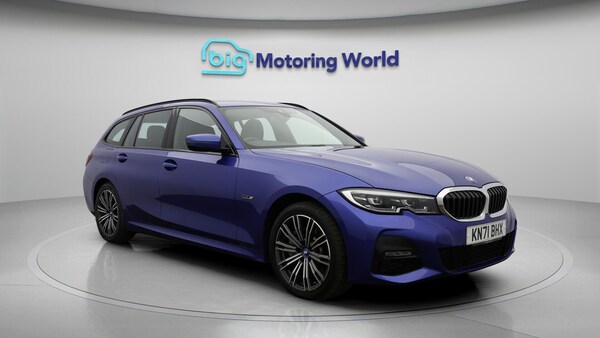 Used BMW 3 Series 2021 for sale - 76327148: Photo 2