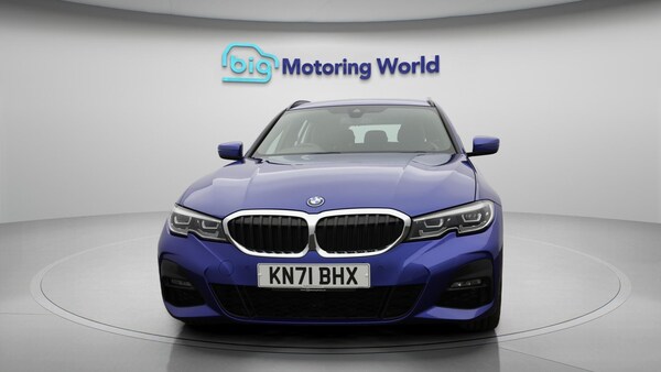 Used BMW 3 Series 2021 for sale - 76327148: Photo 3