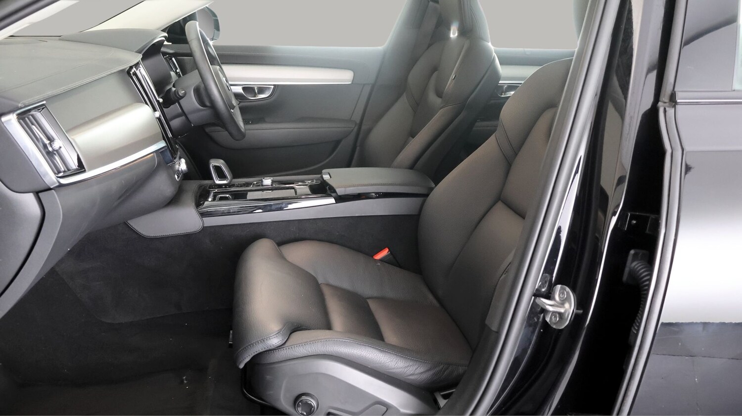 Used Volvo V90 2023 for sale - 77675836: Photo 14