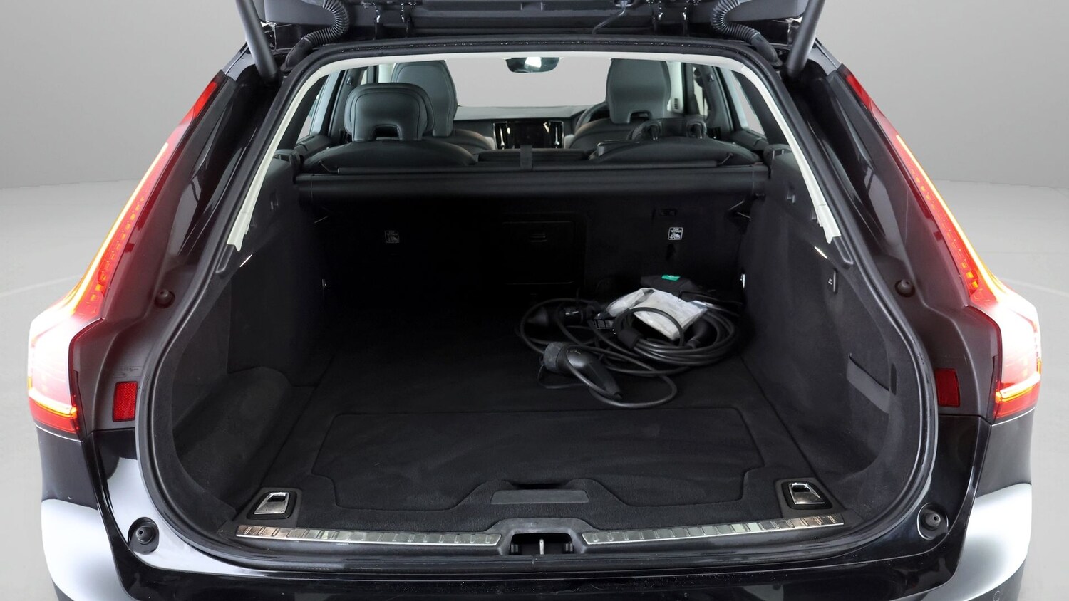 Used Volvo V90 2023 for sale - 77675836: Photo 17