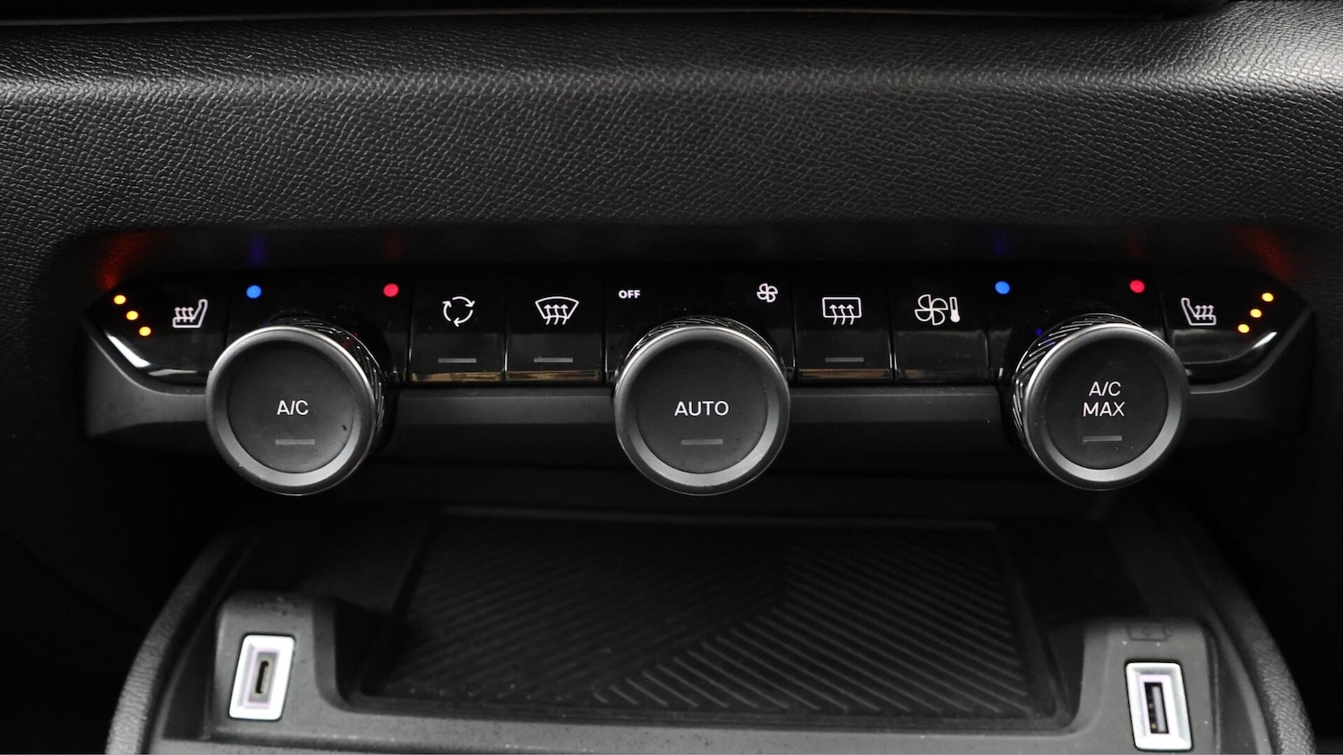 Used Citroen C4 2024 for sale - 76753365: Photo 13