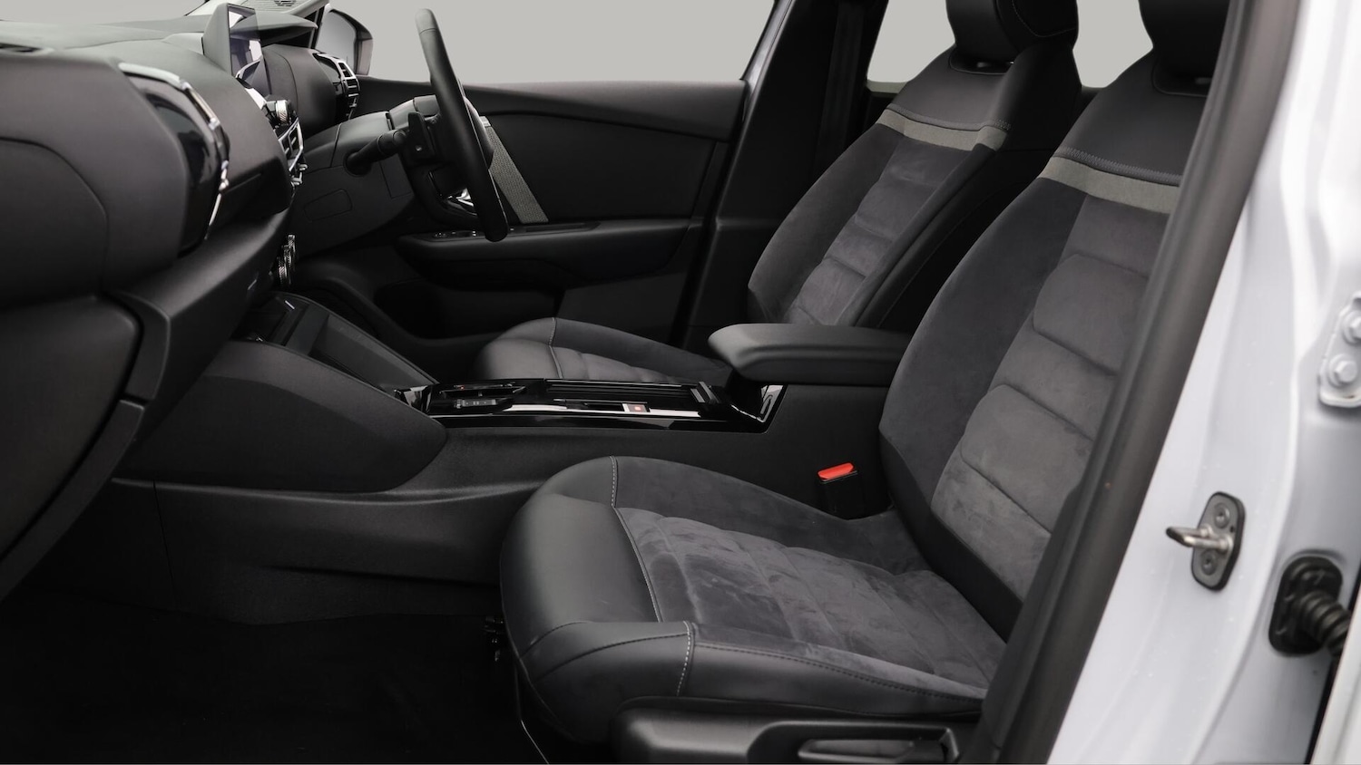 Used Citroen C4 2024 for sale - 76753365: Photo 15