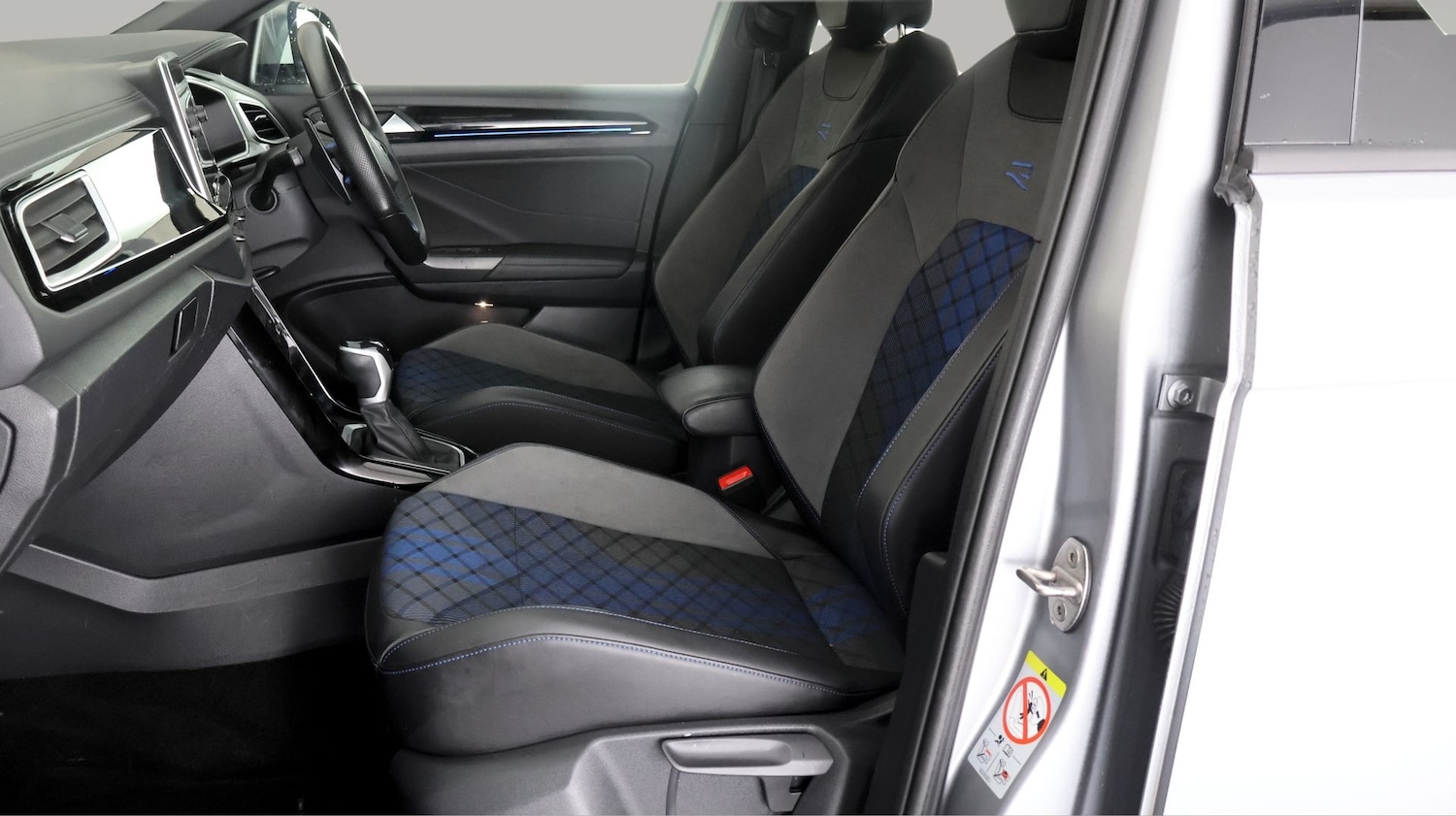 Used Volkswagen T-Roc 2023 for sale - 77532200: Photo 13