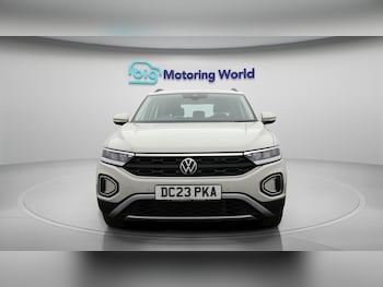 Used Volkswagen T-Roc 2023 for sale - 75915103: Photo