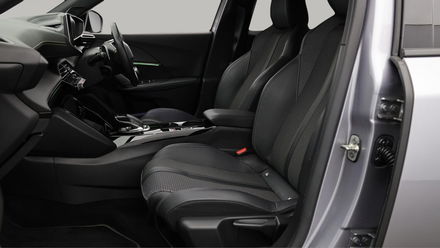 Used Peugeot 2008 2021 for sale - 75989929: Photo 15