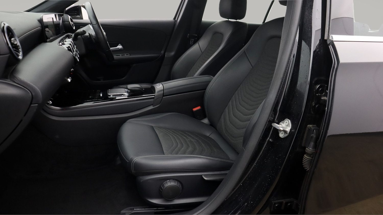 Used Mercedes-Benz A-Class 2022 for sale - 77608128: Photo 14