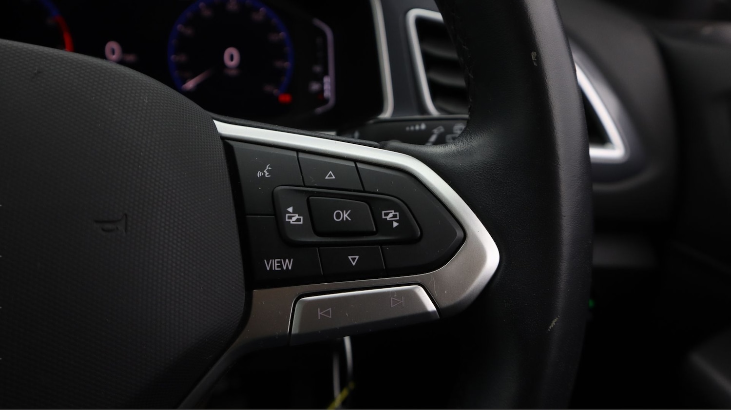 Used Volkswagen T-Roc 2023 for sale - 77643535: Photo 22