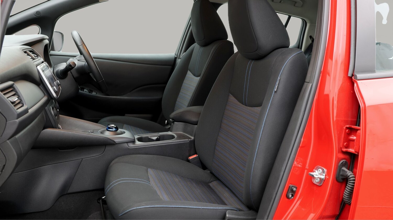 Used Nissan Leaf 2022 for sale - 77063175: Photo 14