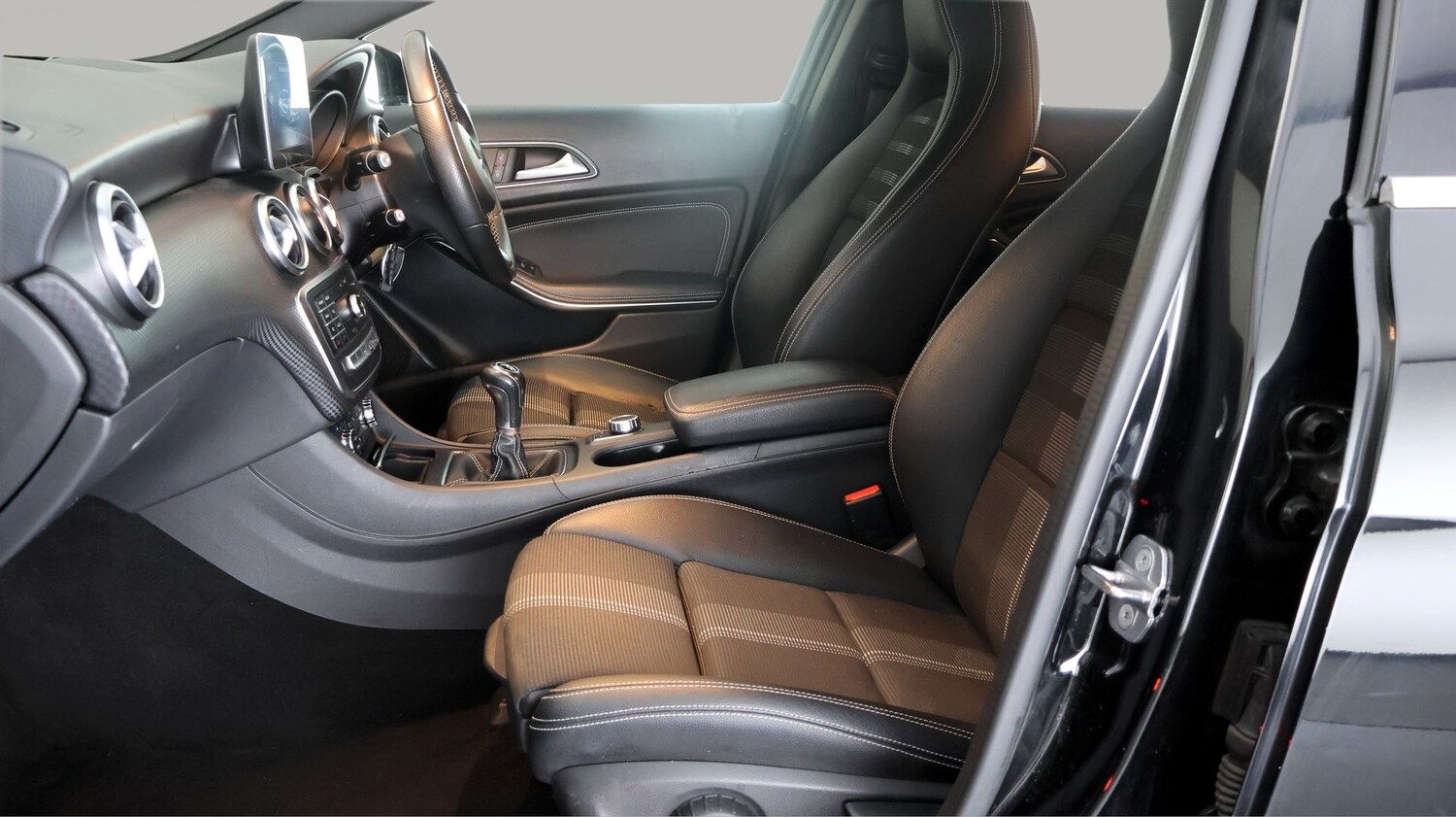 Used Mercedes-Benz A-Class 2018 for sale - 77950260: Photo 13