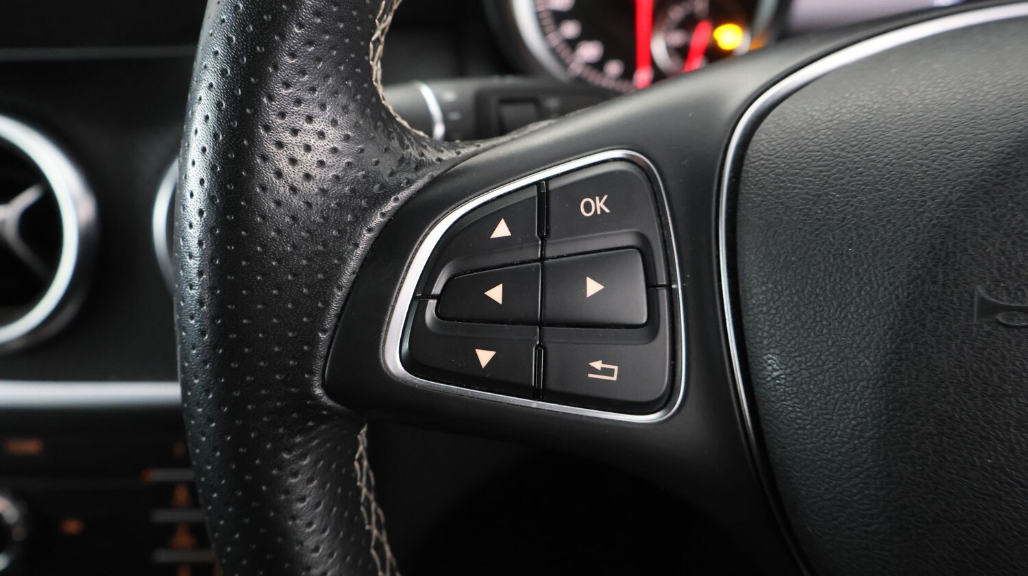 Used Mercedes-Benz A-Class 2018 for sale - 77950260: Photo 20