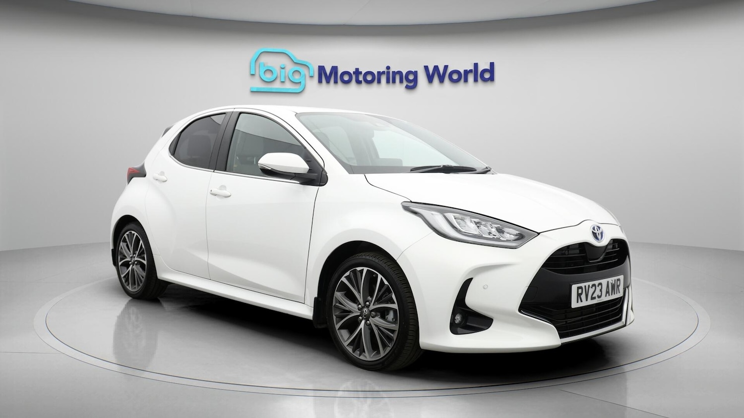 Used Toyota Yaris 2023 for sale - 76326014: Photo 2