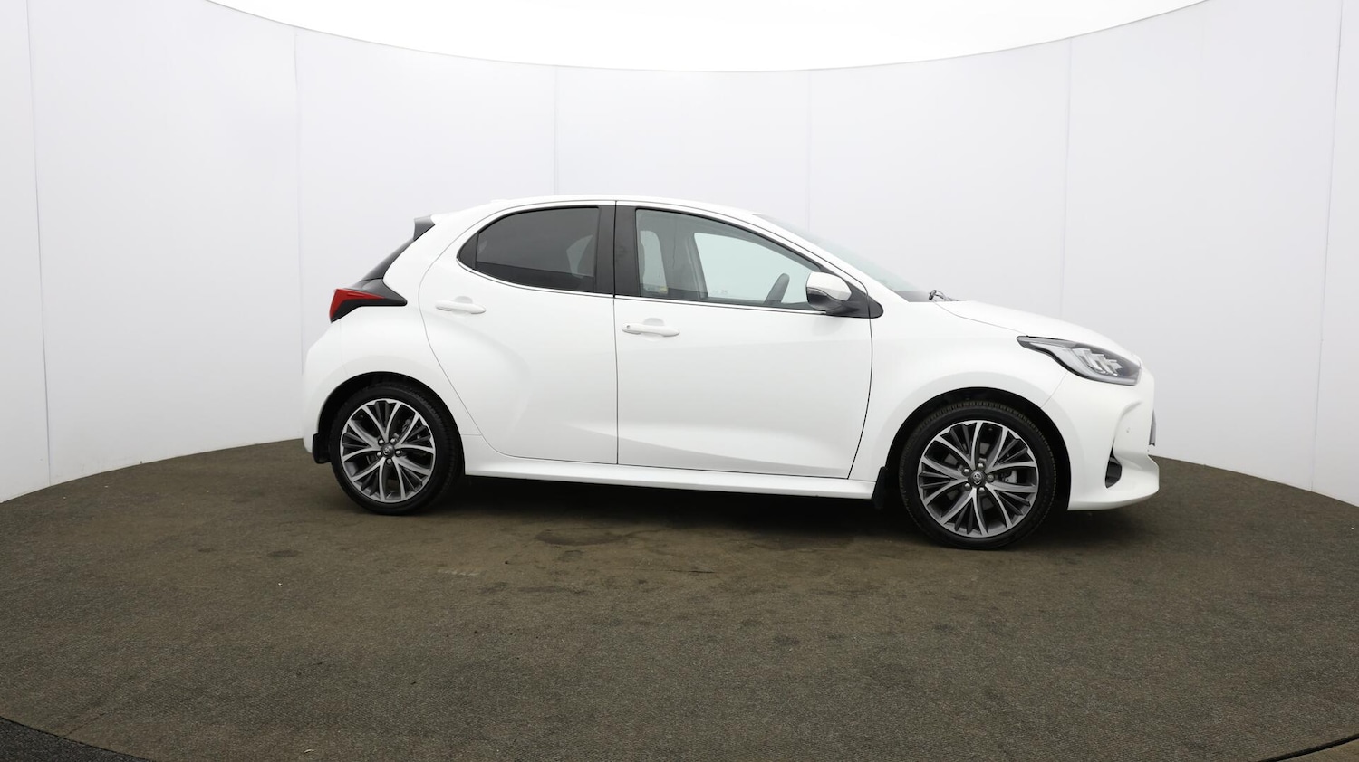 Used Toyota Yaris 2023 for sale - 76326014: Photo 54