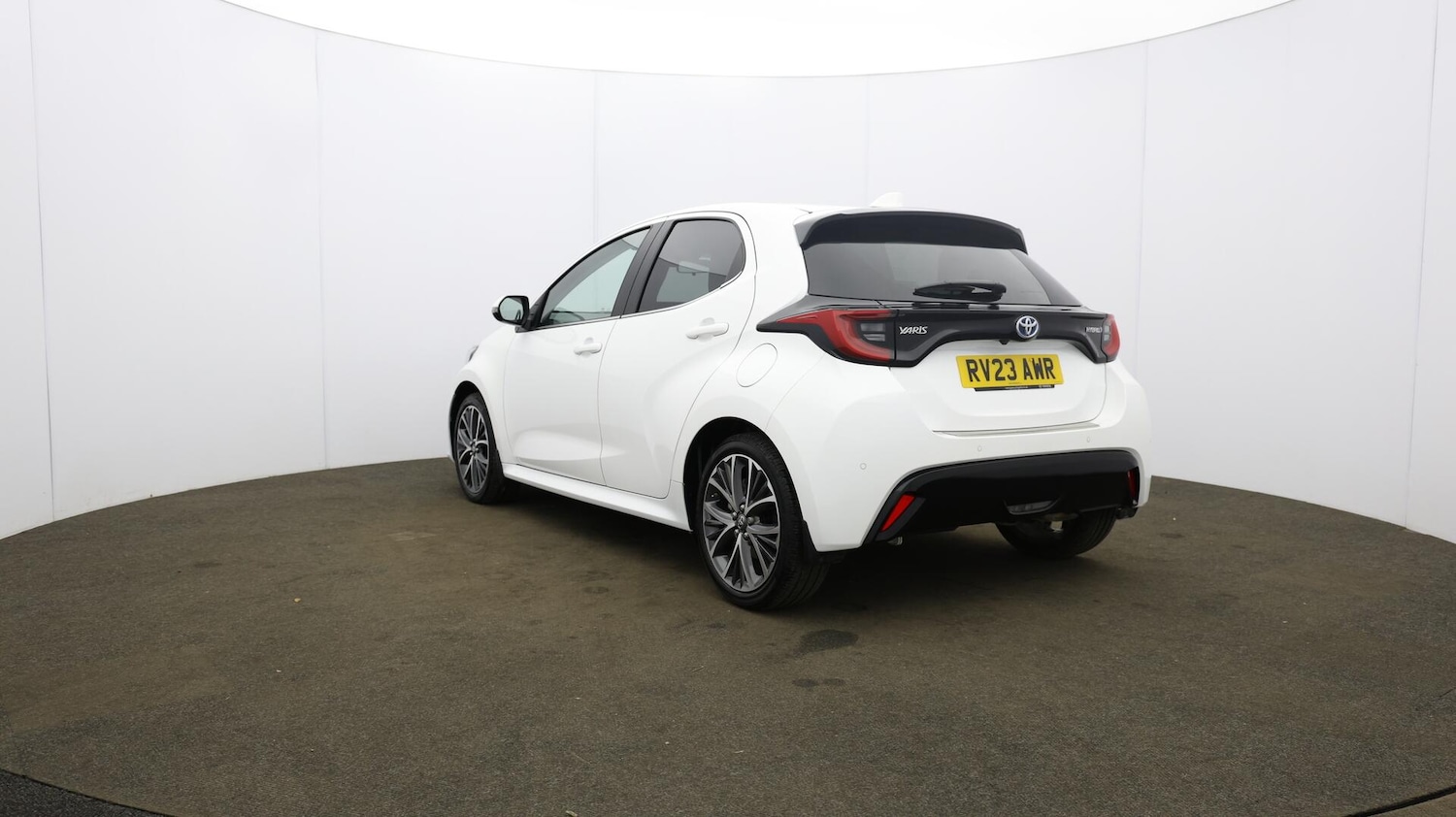 Used Toyota Yaris 2023 for sale - 76326014: Photo 57