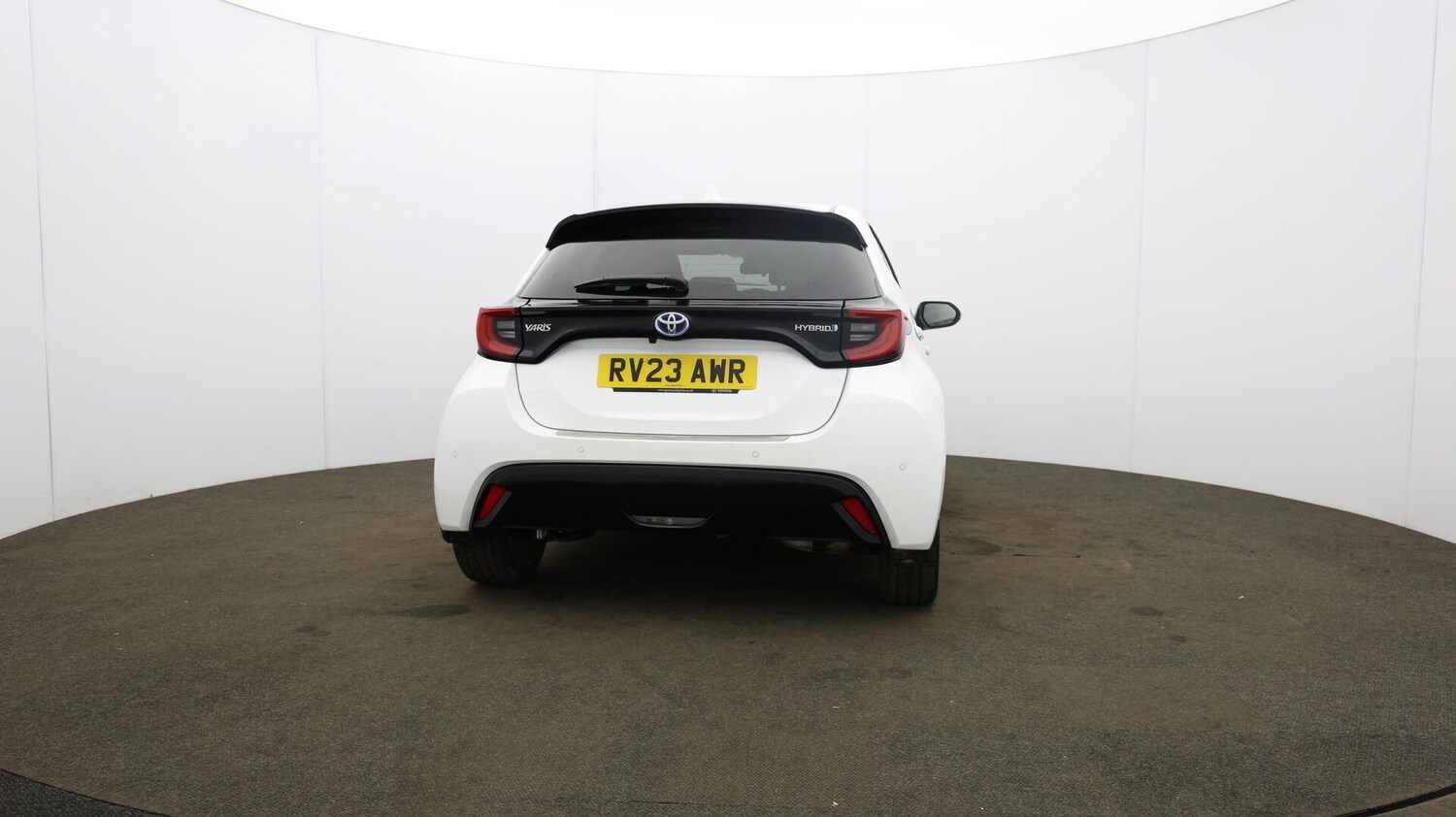 Used Toyota Yaris 2023 for sale - 76326014: Photo 65