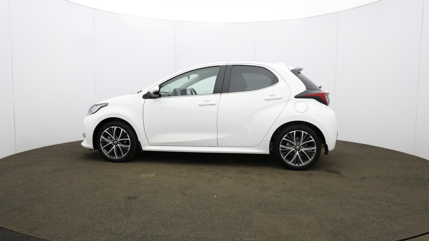 Used Toyota Yaris 2023 for sale - 76326014: Photo 71