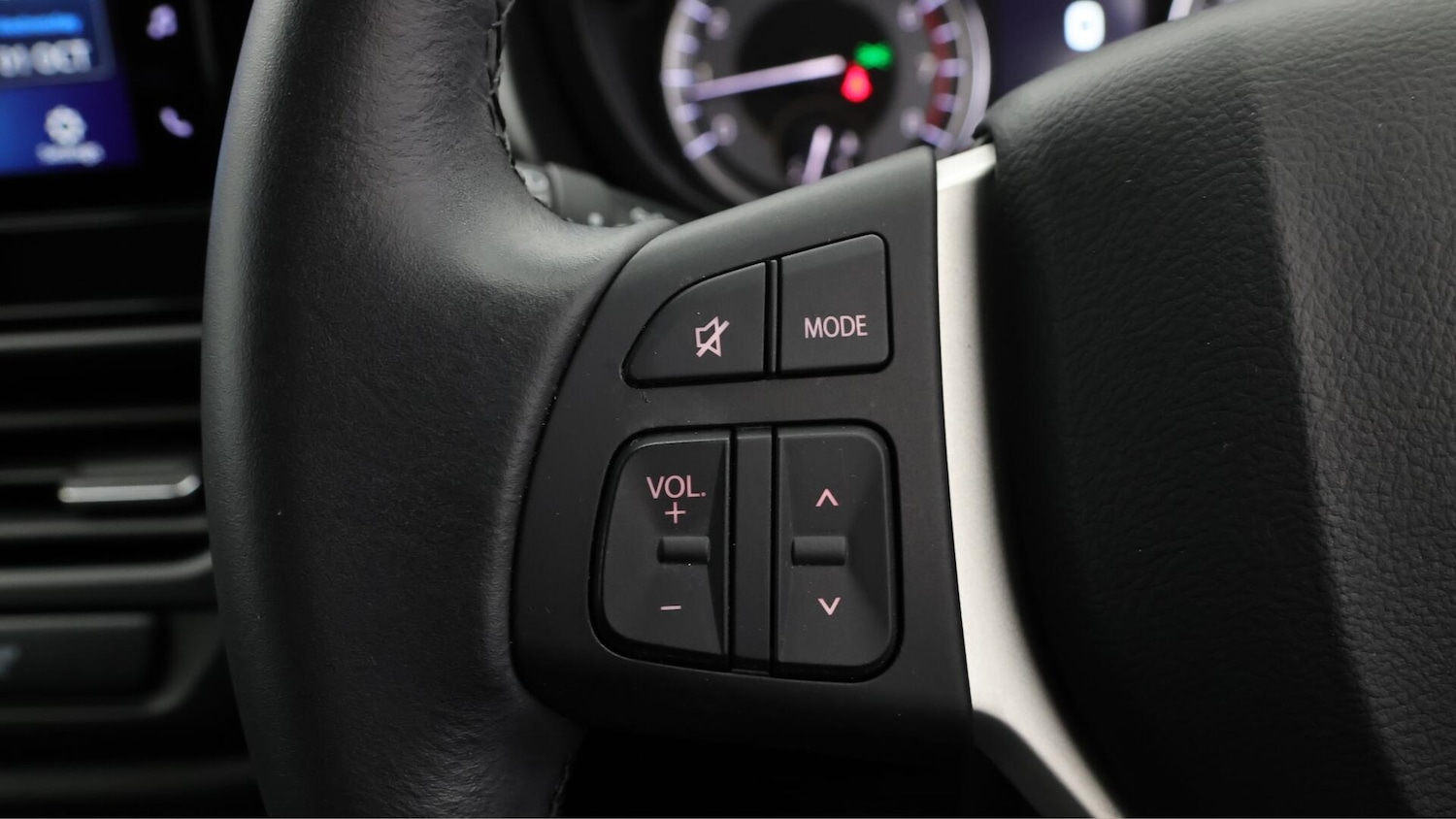 Used Suzuki SX4 S-Cross 2023 for sale - 76136879: Photo 37