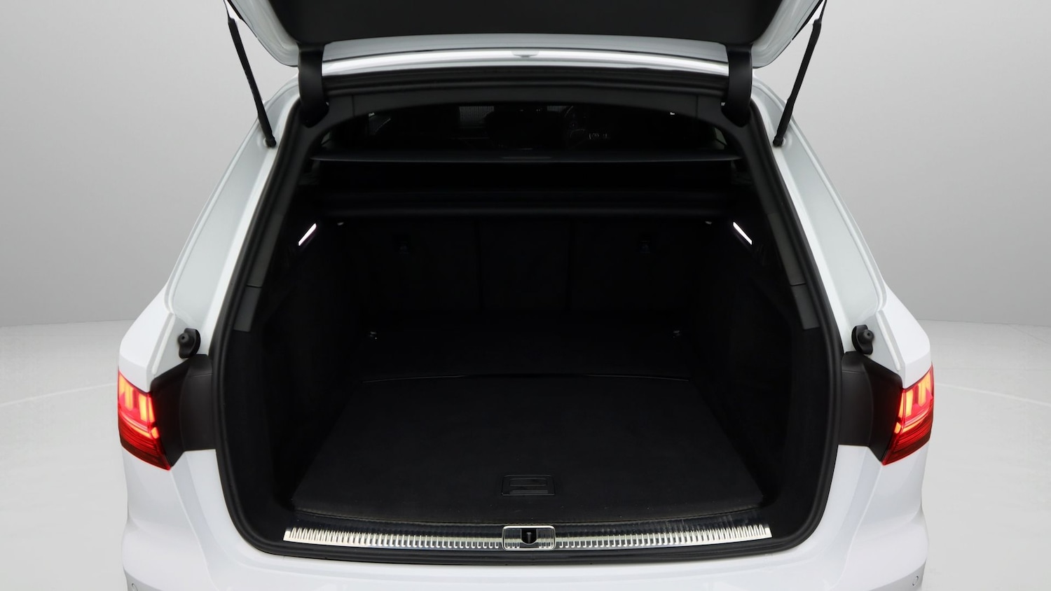 Used Audi A4 2022 for sale - 77751948: Photo 17