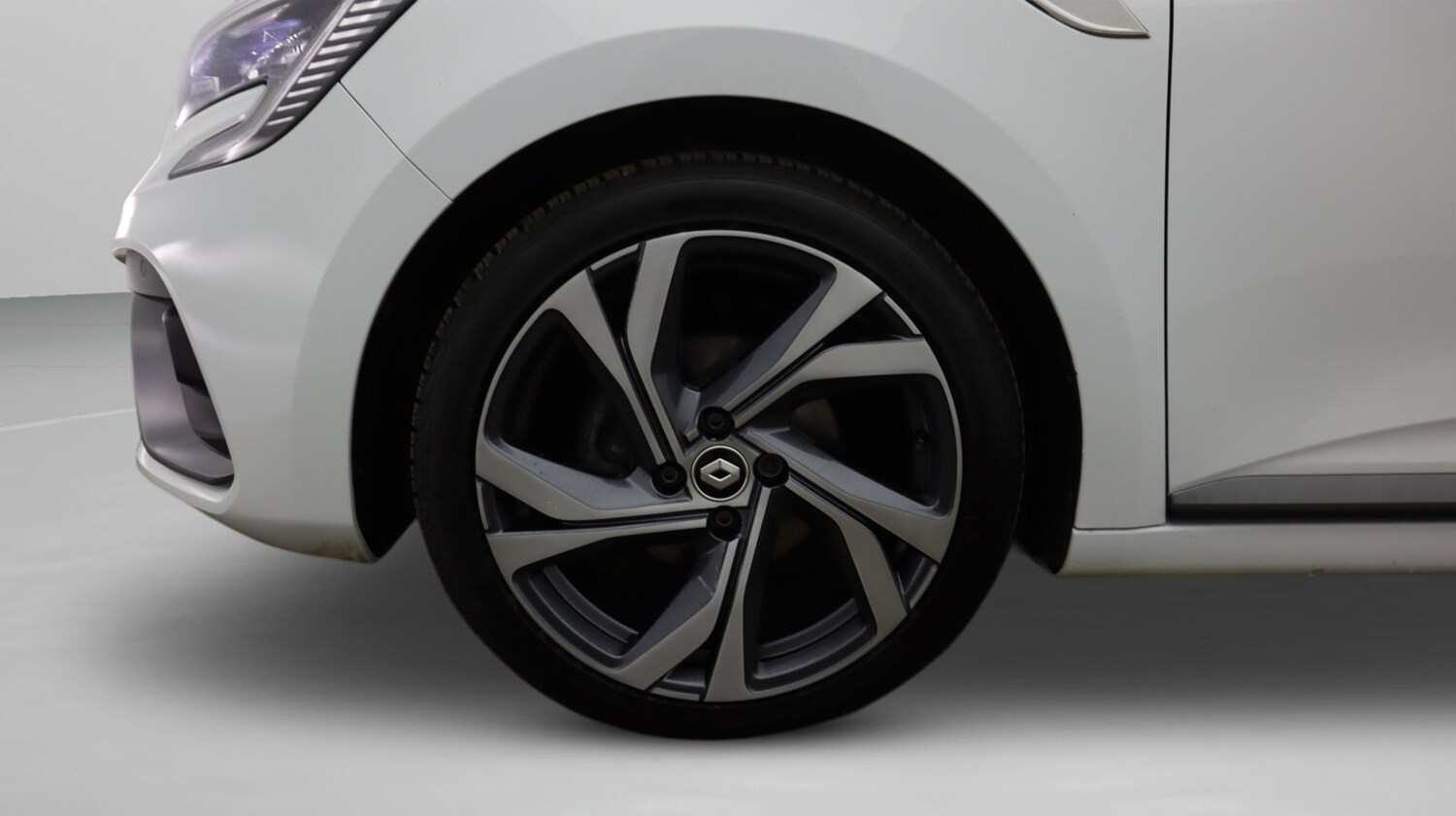 Used Renault Clio 2023 for sale - 77935919: Photo 18