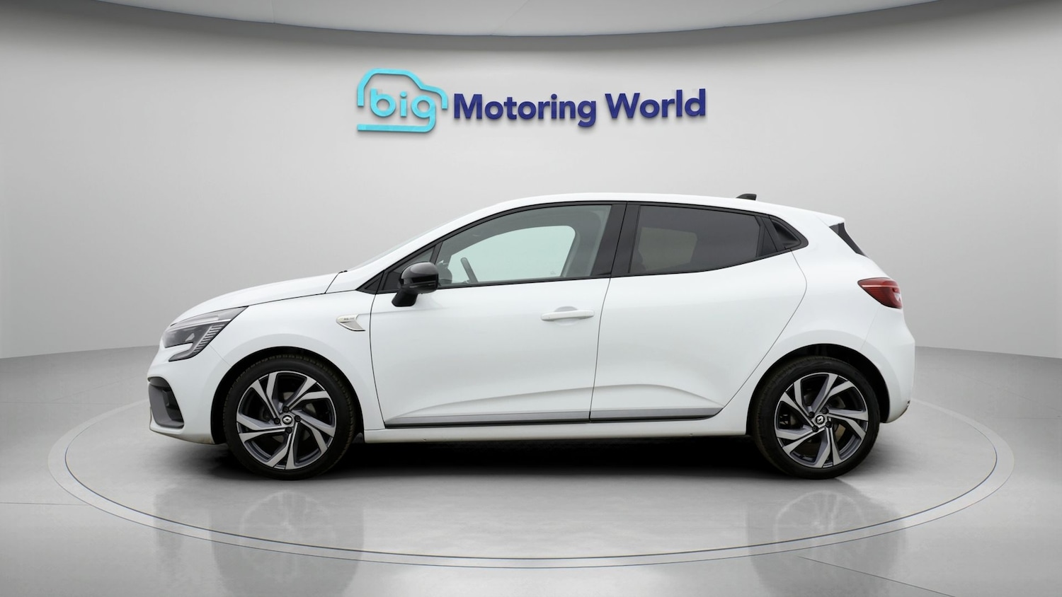 Used Renault Clio 2023 for sale - 77935919: Photo 4
