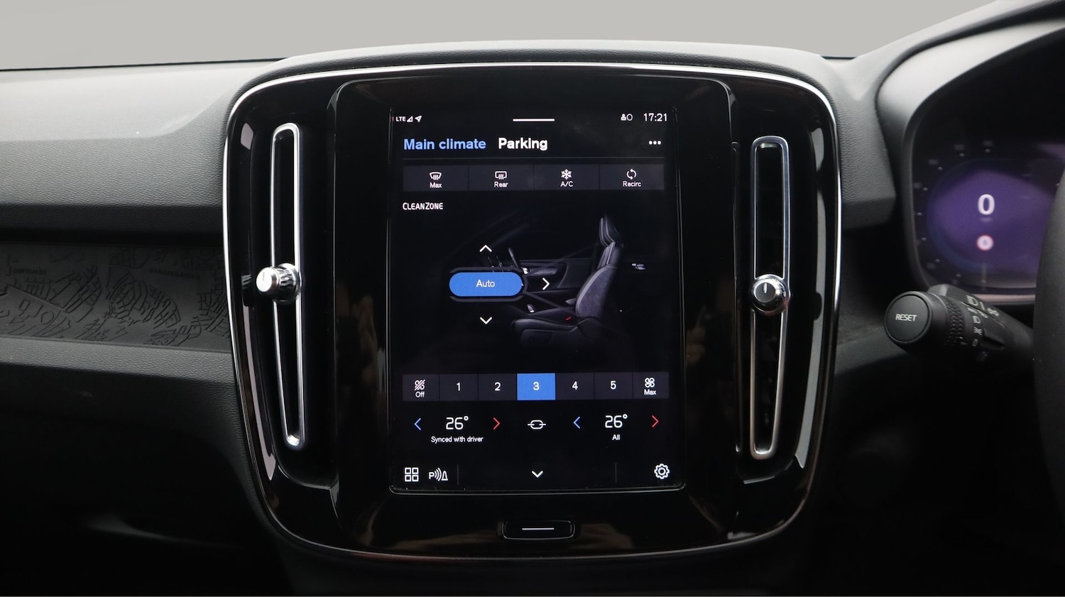 Used Volvo XC40 2023 for sale - 77616252: Photo 12