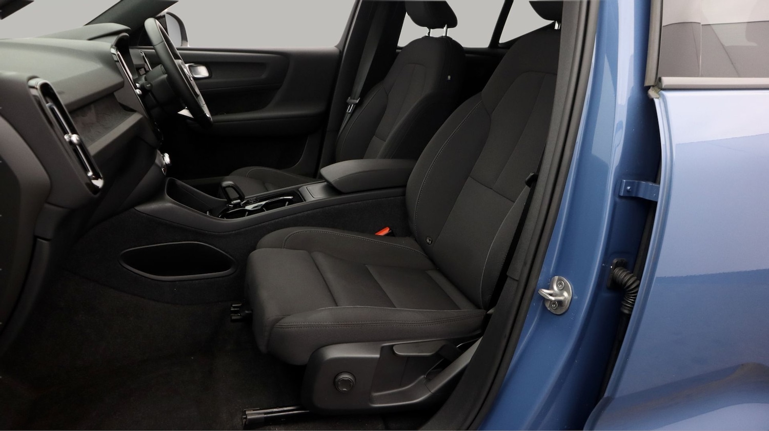 Used Volvo XC40 2023 for sale - 77616252: Photo 14