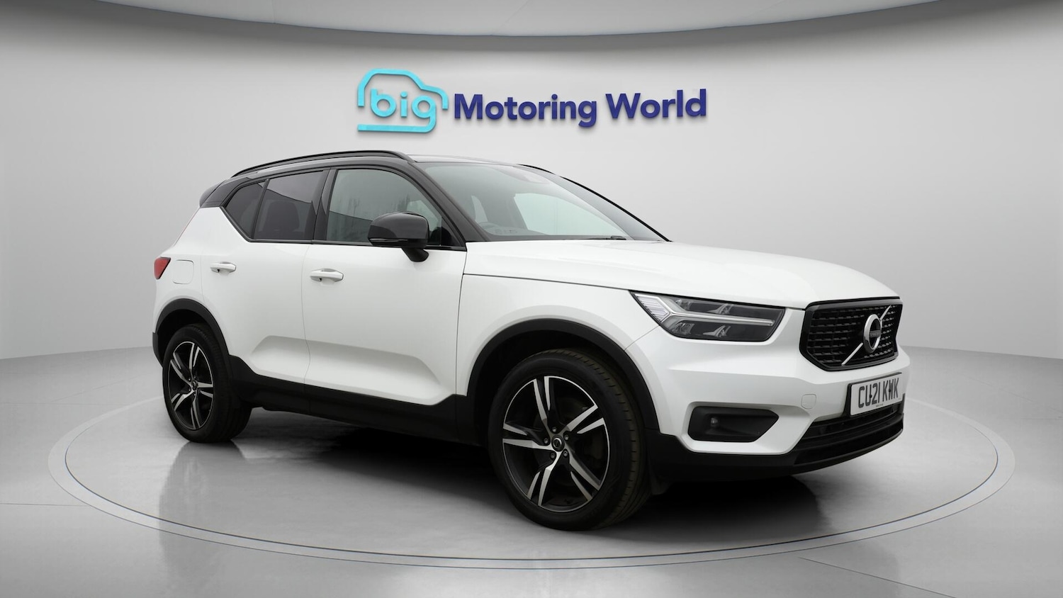 Used Volvo XC40 2021 for sale - 76457875: Photo 2