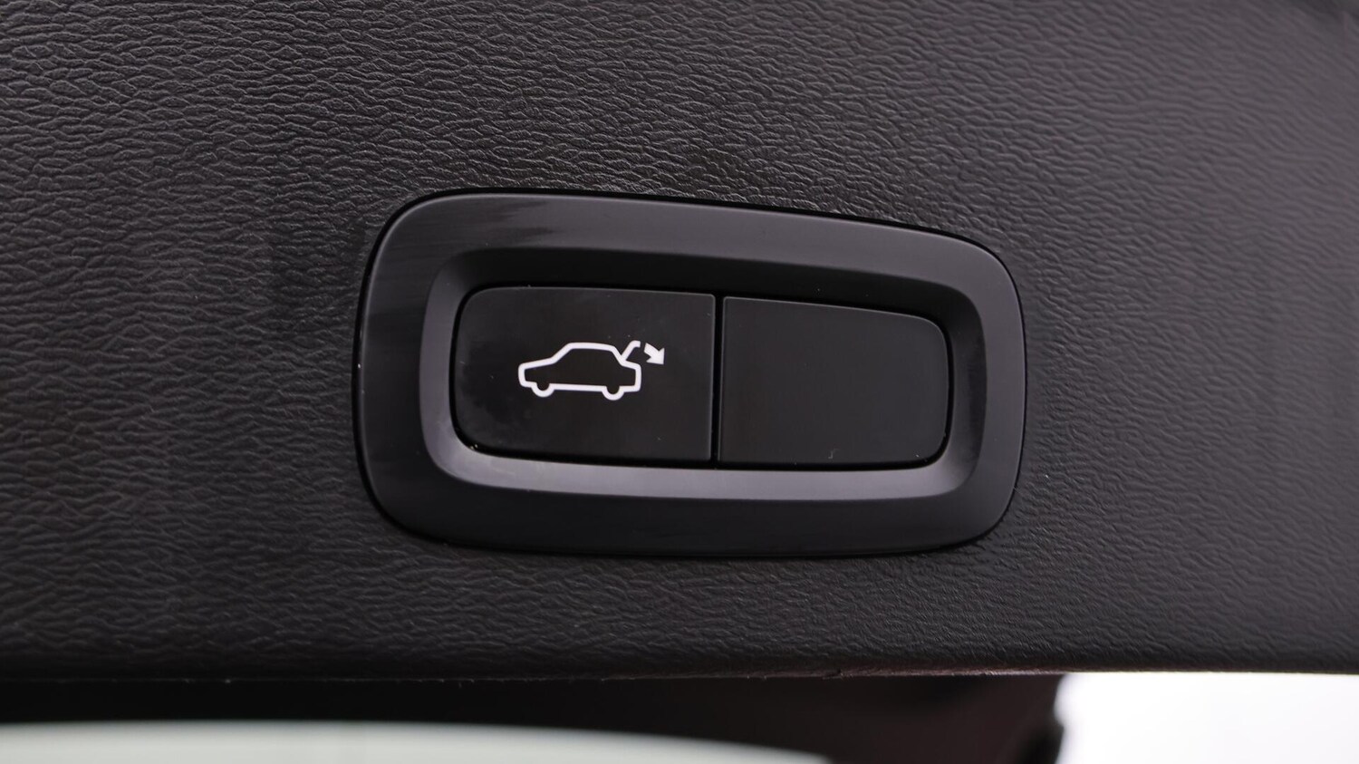 Used Volvo XC40 2021 for sale - 76457875: Photo 24