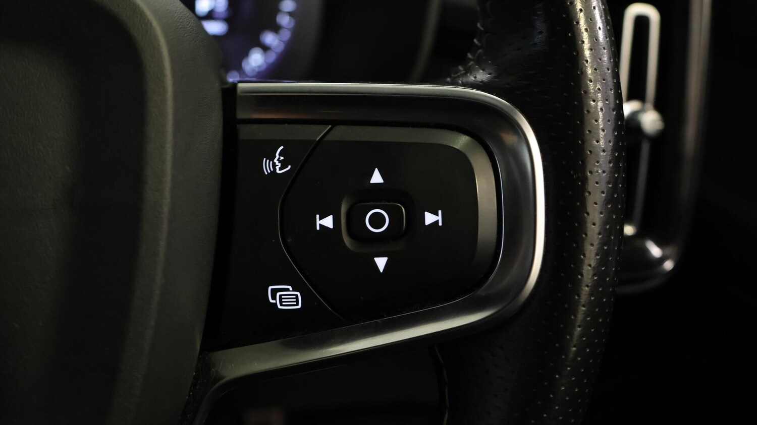 Used Volvo XC40 2021 for sale - 76457875: Photo 26