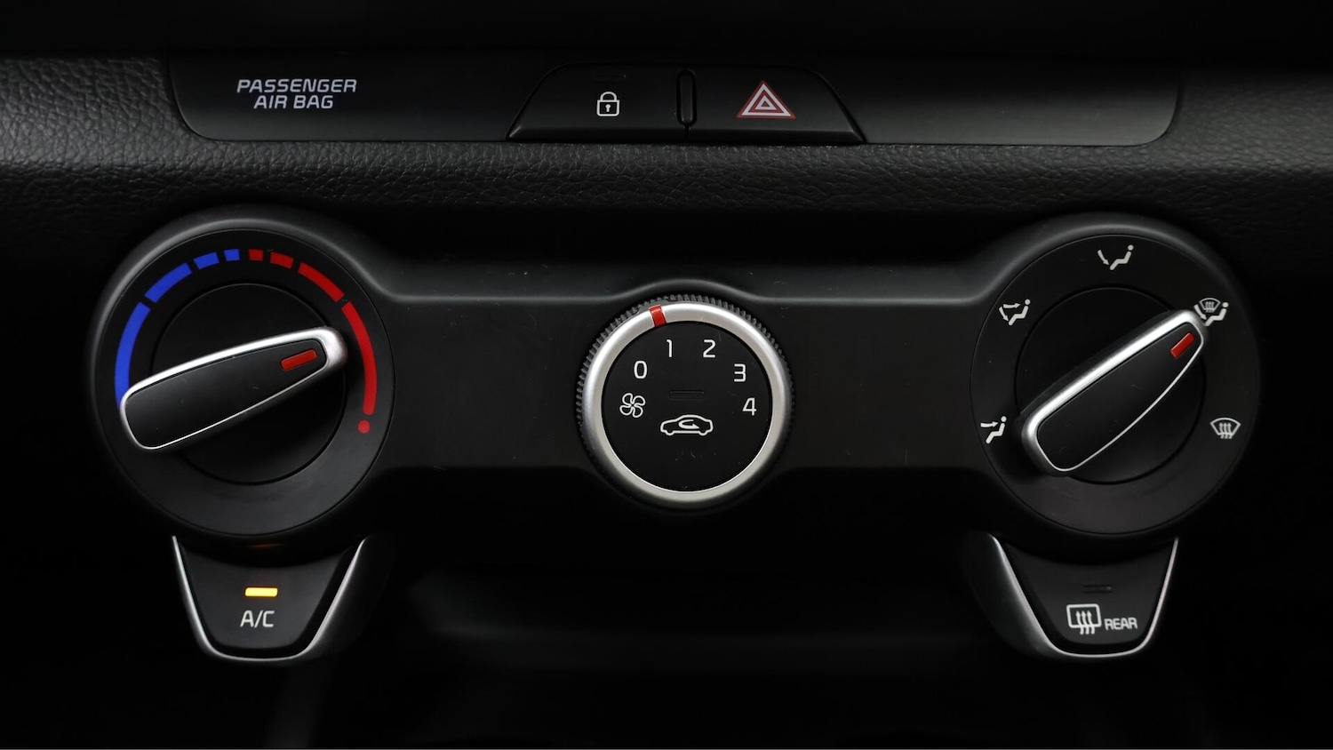 Used Kia Stonic 2021 for sale - 76122765: Photo 13