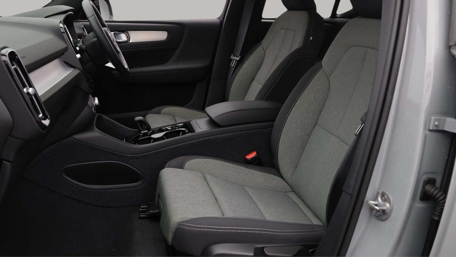 Used Volvo XC40 2023 for sale - 75940130: Photo 15