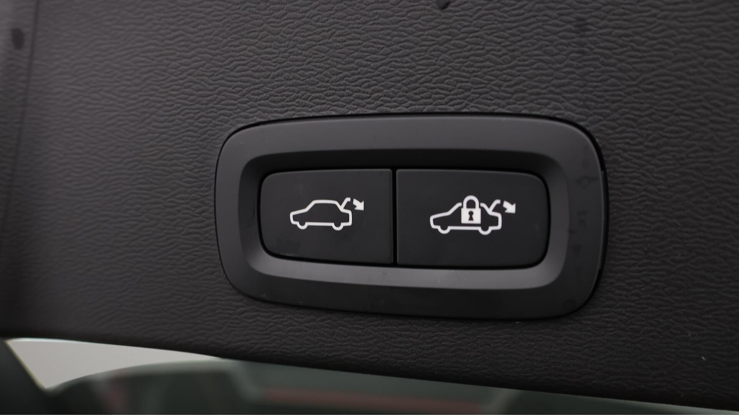 Used Volvo XC40 2023 for sale - 75940130: Photo 23