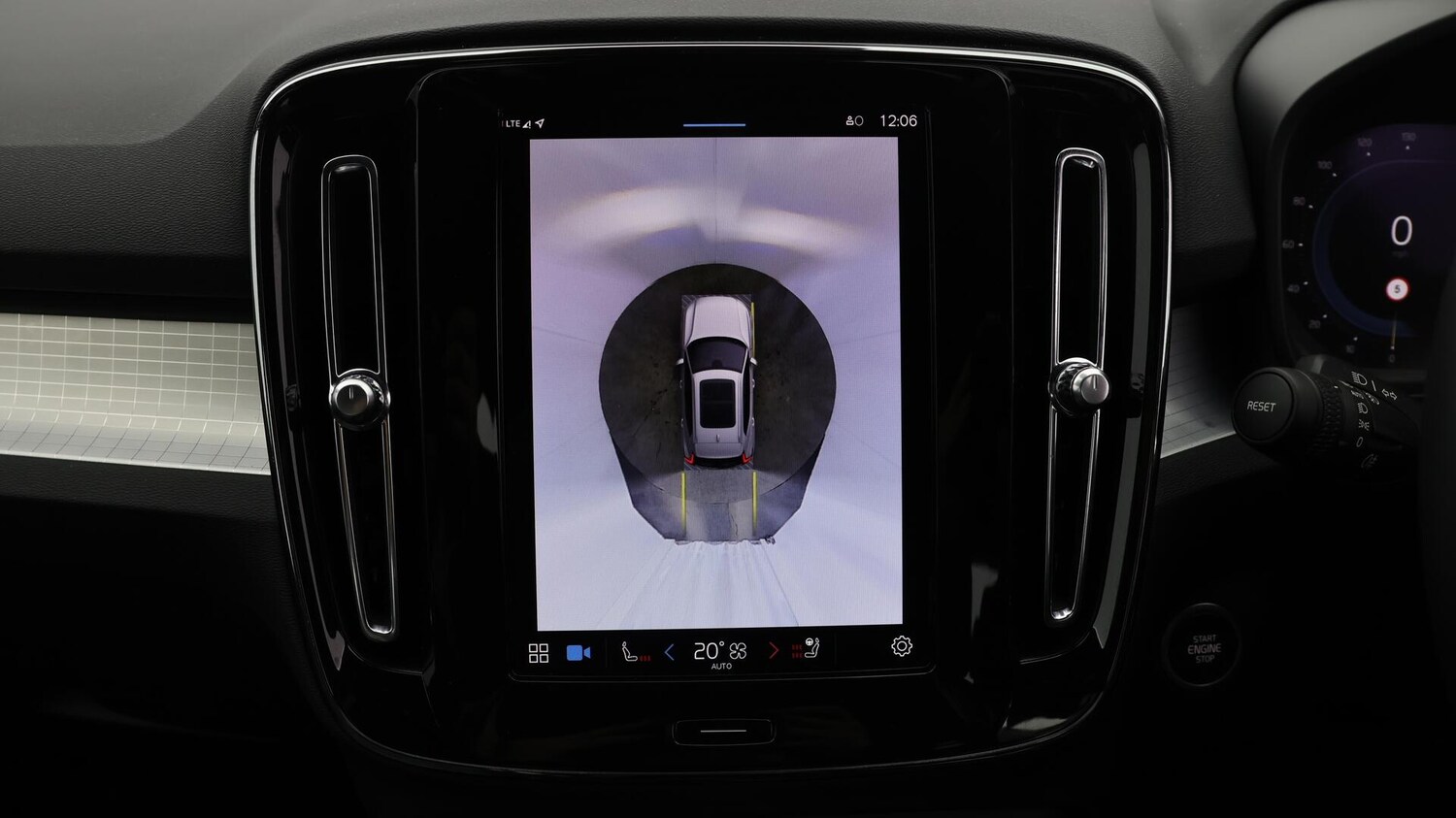 Used Volvo XC40 2023 for sale - 75940130: Photo 27